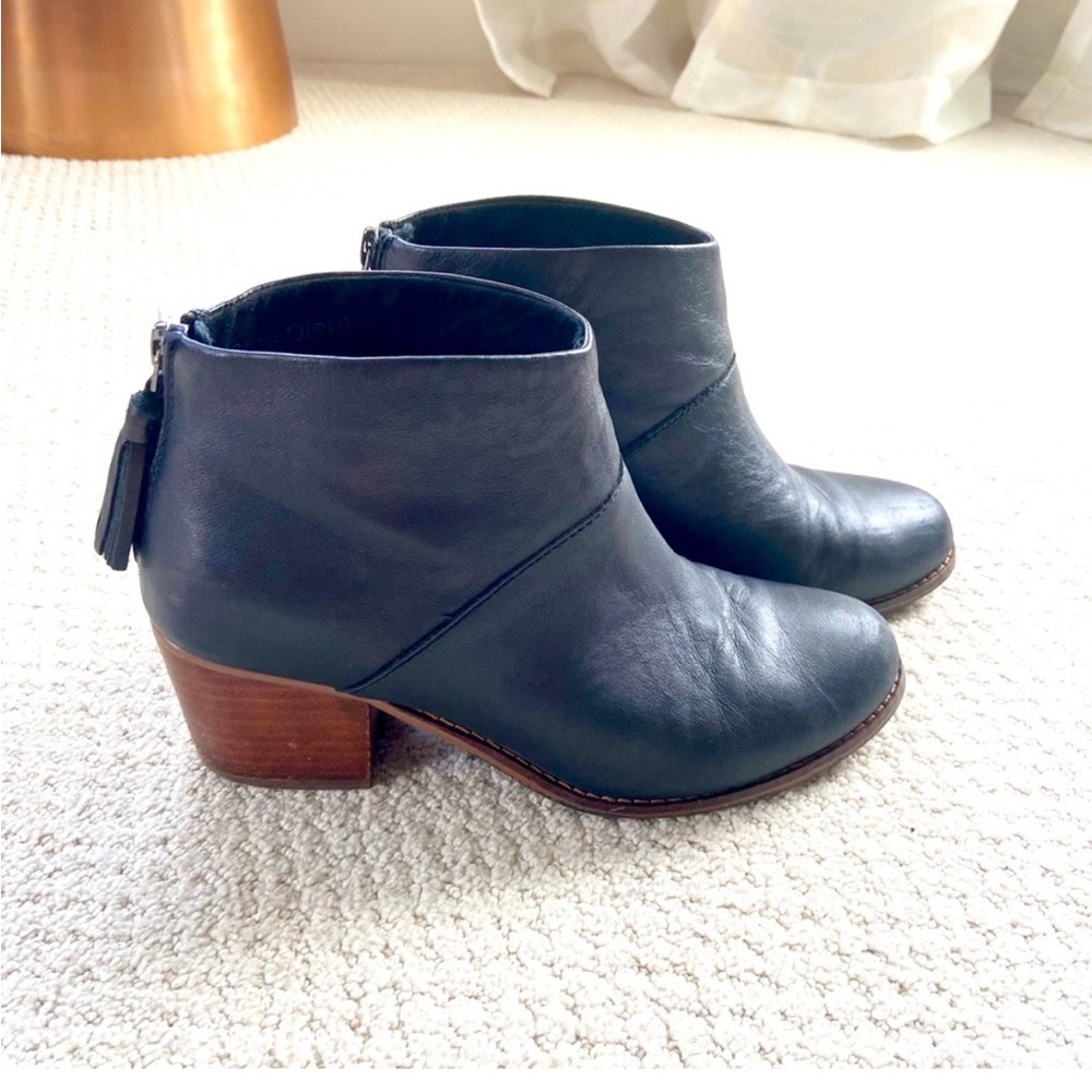 Toms Leila black leather boots